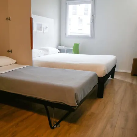 第戎市中心克莱蒙梭宜必思快捷酒店 酒店 3*